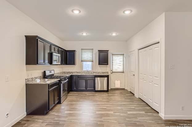 Building Photo - 4950 Hallies Gdn