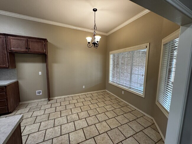 Building Photo - Beautiful Home in Upscale Neighborhood!