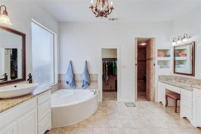 Building Photo - 9823 Carriage Hill Ln