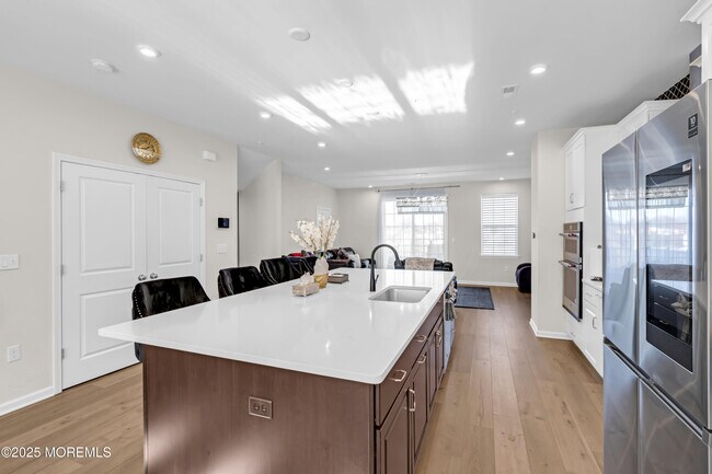 Building Photo - 2002 Evans Ln