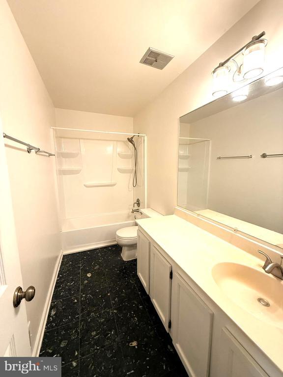 Building Photo - 5726 Edgewater Oak Ct