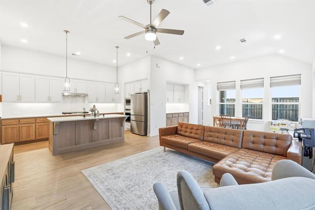 Building Photo - 1417 Sandhill Ln