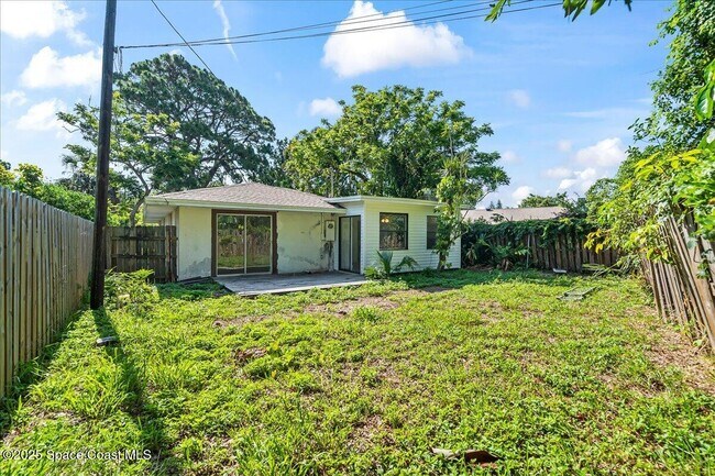 Building Photo - 935 S Tropical Trail