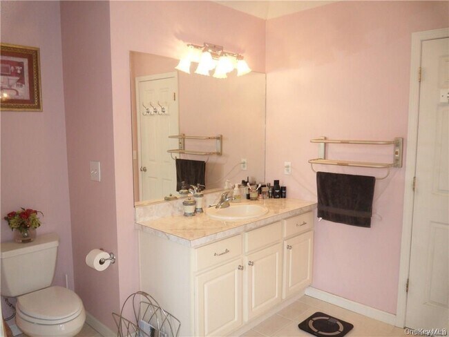 Building Photo - 6 Blackmoor Ct