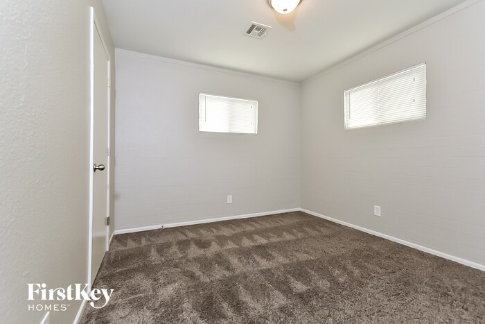 Building Photo - 5236 Apple Valley Ln