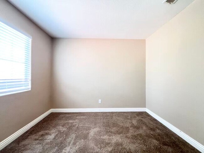 Building Photo - 9617 Marigny Ct