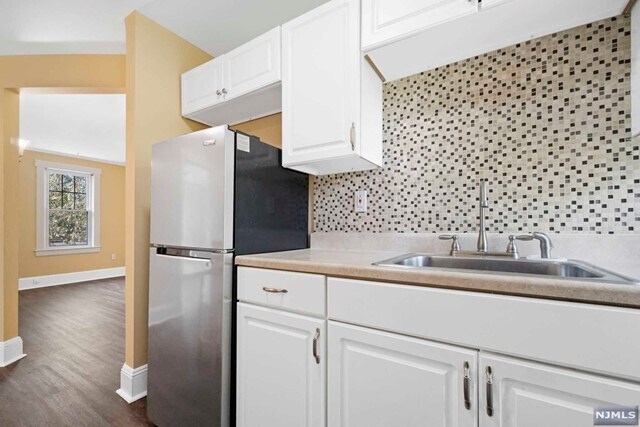 Building Photo - 205 W Main St