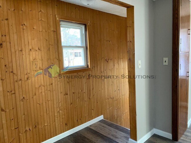 Building Photo - Rental Available!
