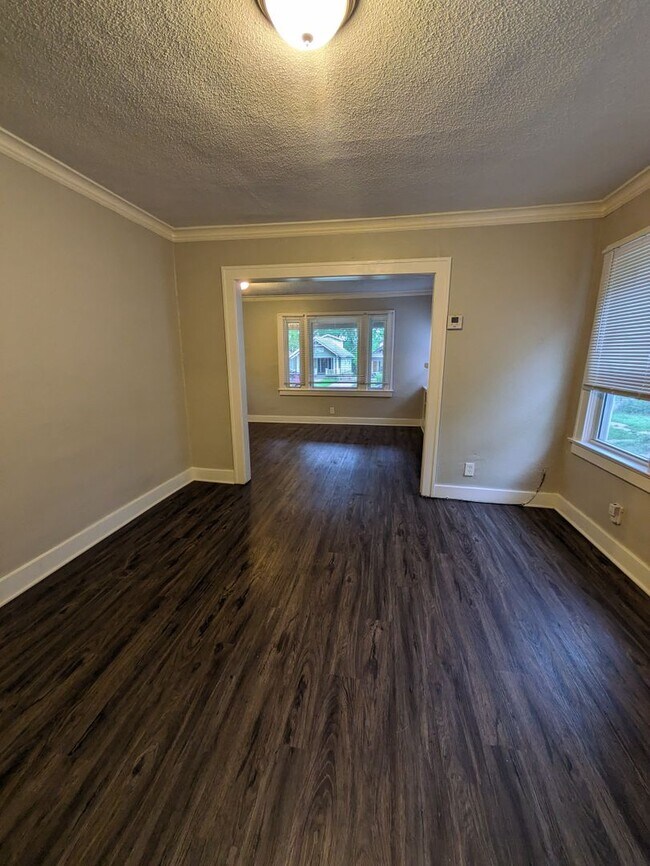 Building Photo - 5535 Woodland Ave