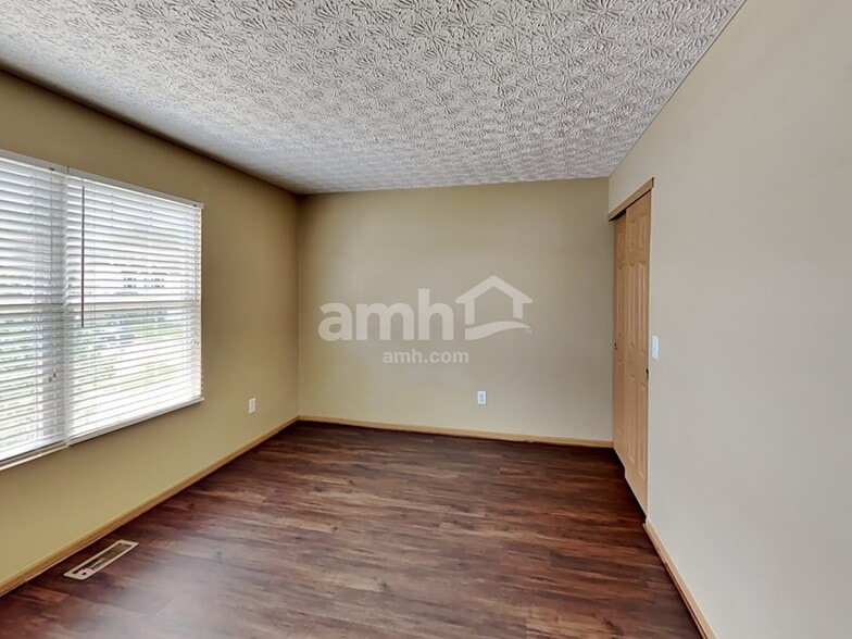 Building Photo - 2812 Hillstone St