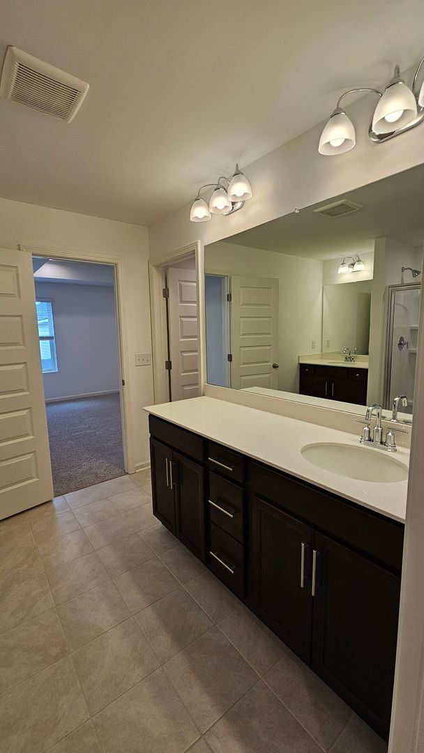 Building Photo - Spacious like new home in Hermitage FOR LEASE