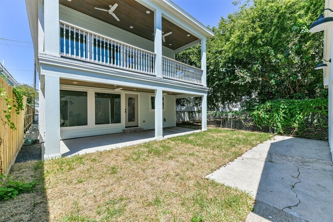 Building Photo - 3007 Avenue Q