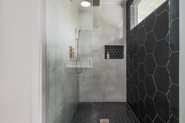 Building Photo - 3006 Burning Oak Dr