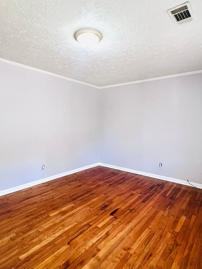 Building Photo - 4 bed, 3 bath home in Opelika!