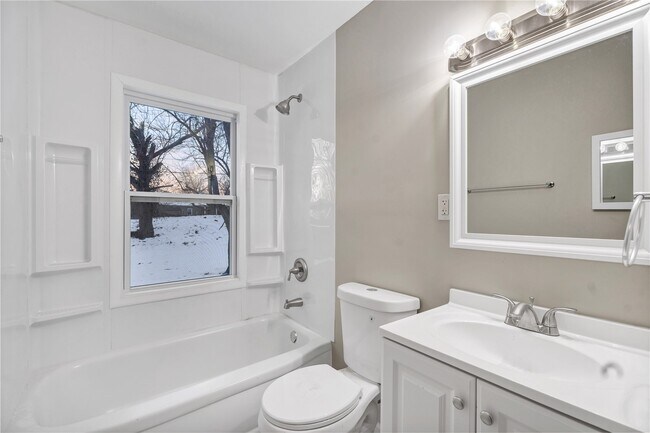 Building Photo - 9725 Medford Dr