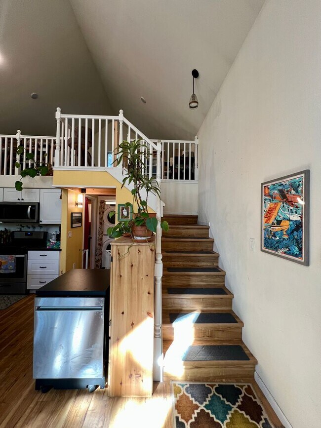Building Photo - Available in October / 1-Bedroom with a Lo...
