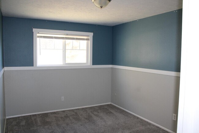 Building Photo - 575 Crimson Dr