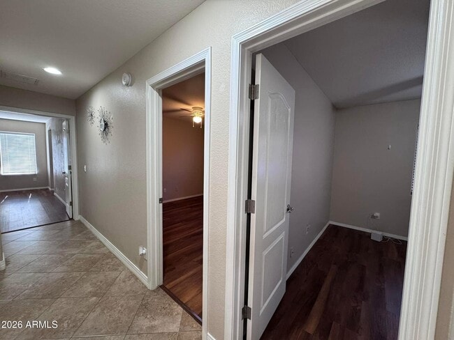 Building Photo - 3439 E Juanita Ave