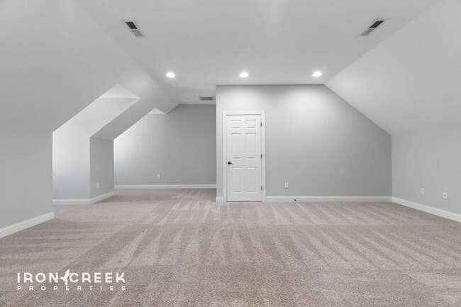 Building Photo - 1904 Bearberry Ln