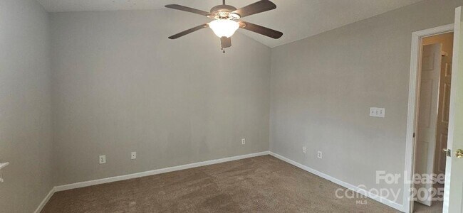 Building Photo - 6807 Juniper Tree St