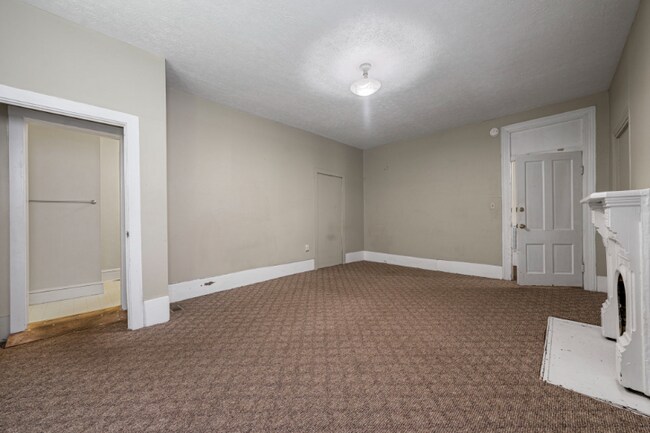 Building Photo - 1357 Park St