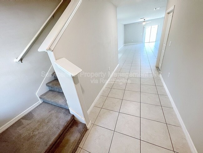 Building Photo - 3721 Daisy Bloom Pl