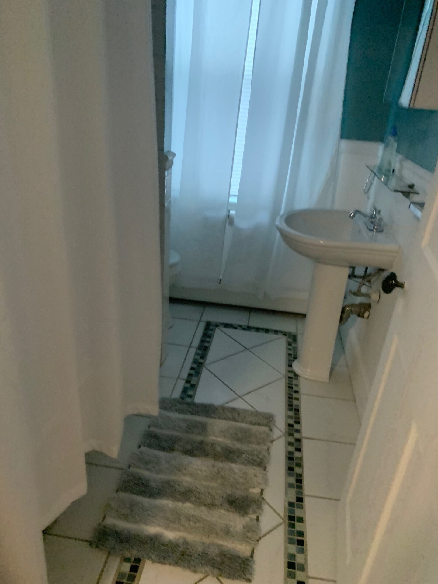 Bathroom - 75 Mill St