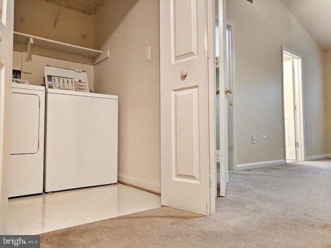Building Photo - 6651 Kelsey Point Cir