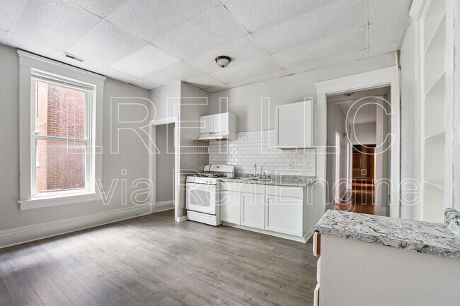Building Photo - 1814 W Jefferson St