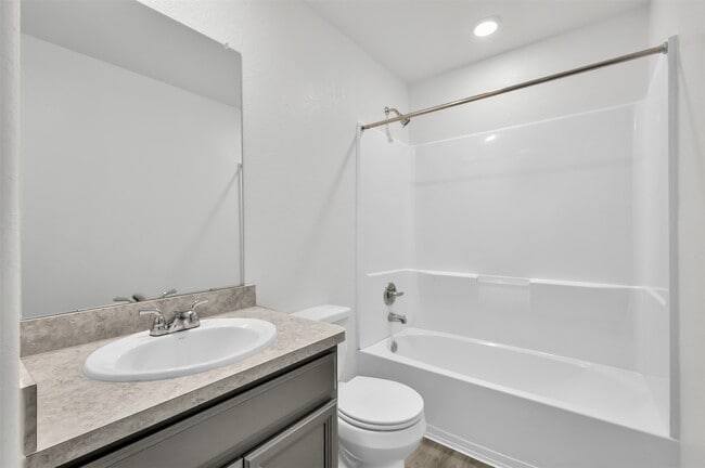 Building Photo - 16609 Merry Pines Dr
