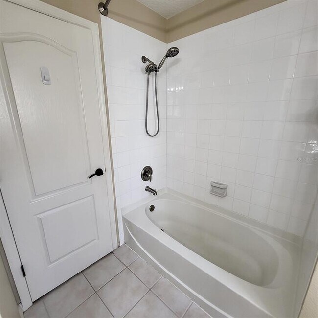 Building Photo - 25903 Bloomsbury Ct