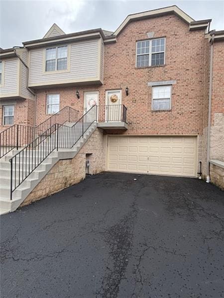 Primary Photo - 305 Berrington Ct