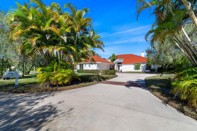 Building Photo - 3000 Conifer Dr