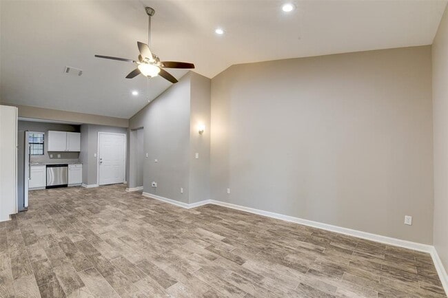 Building Photo - 3491 Balboa Cir