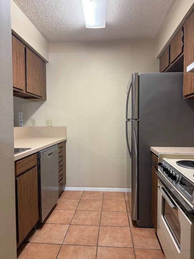 Building Photo - Pre-Lease for August 2026 - Treehouse #306