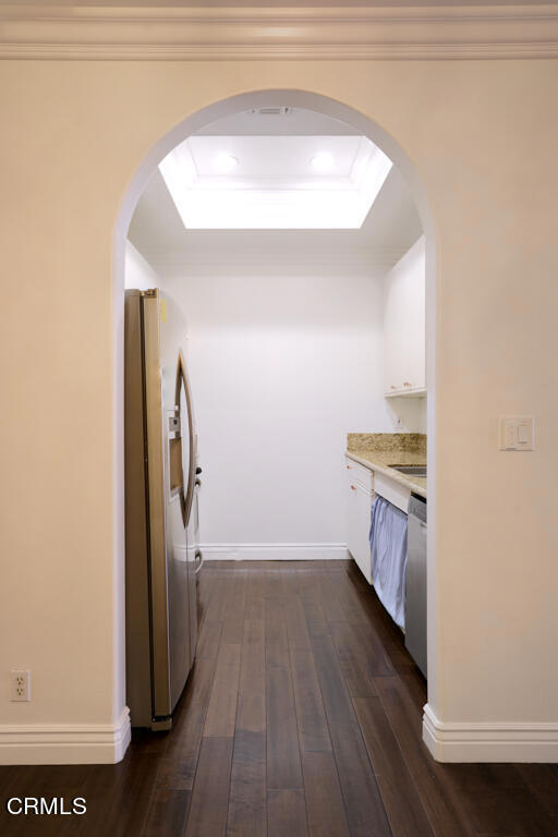 Building Photo - 4830 Elmwood Ave