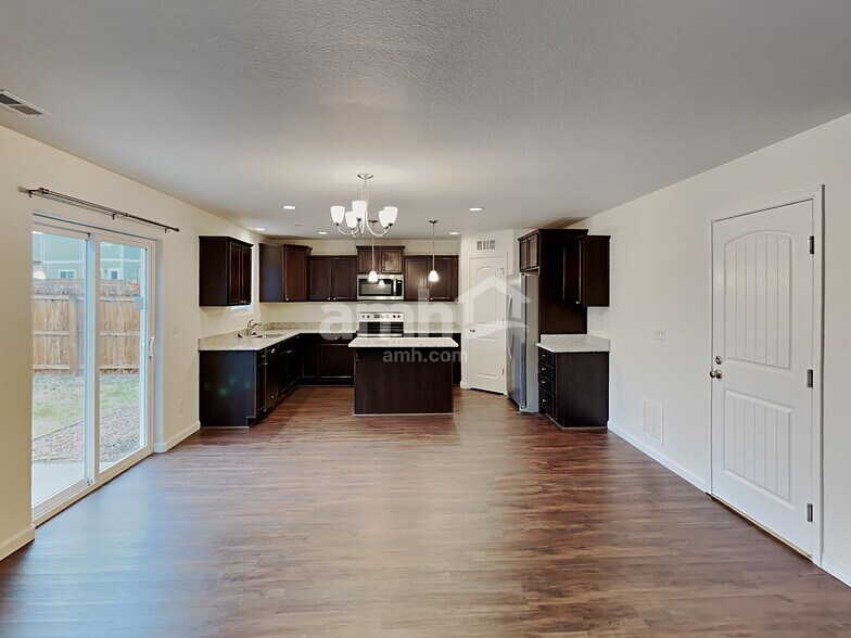 Building Photo - 11342 Avena Rd