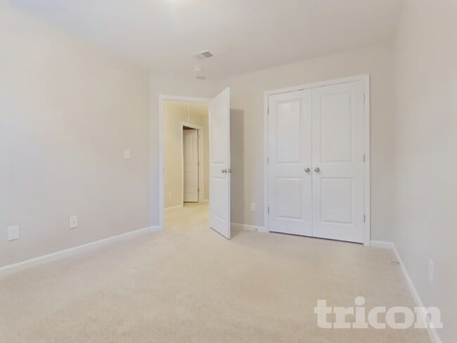 Building Photo - 318 Lanyard Ln