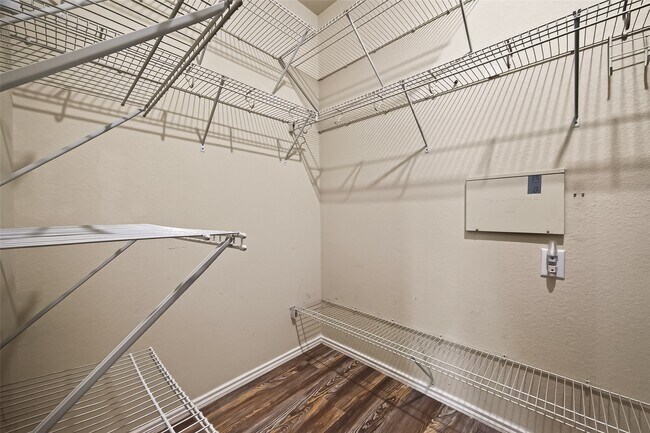 Building Photo - 5830 Acacia Rose Ct