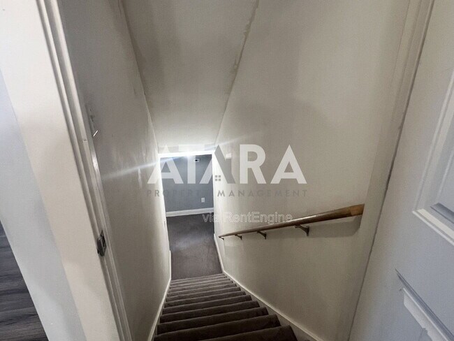 Building Photo - 258 Kestrel Dr