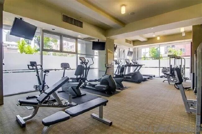 Building Photo - 101 W Market St