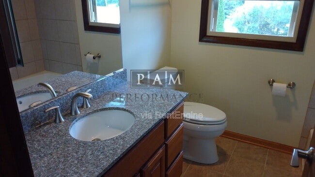 Building Photo - 8249 Imperial Dr