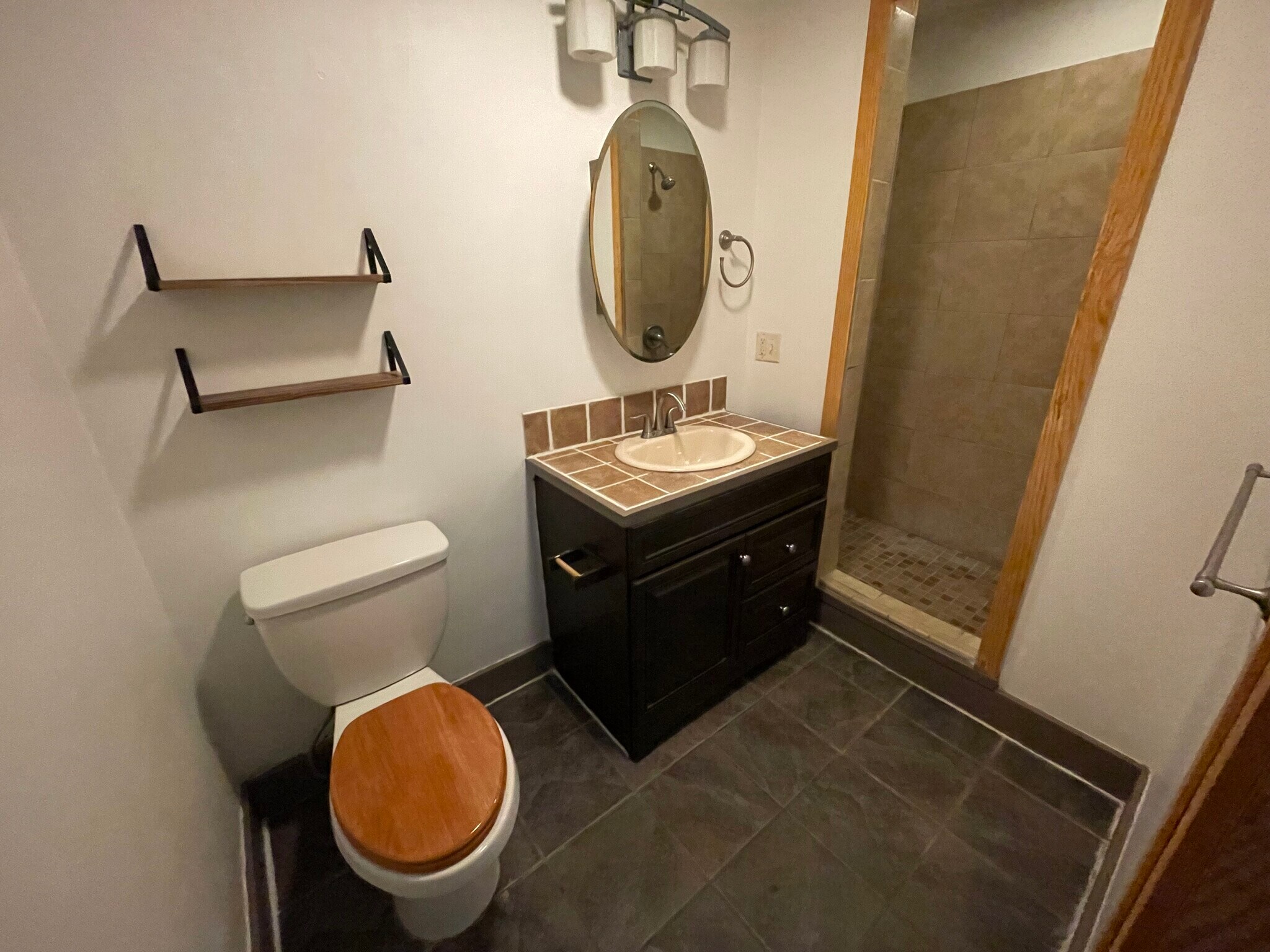 bathroom - 127 Flint St