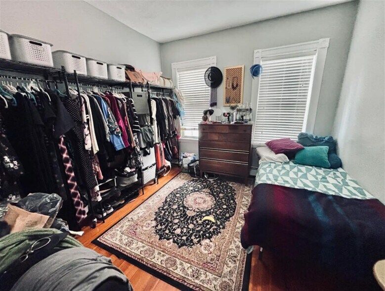 Building Photo - 835 Fellsway