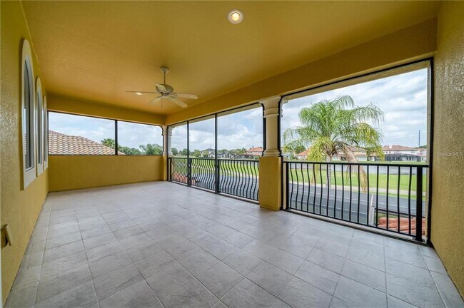 Building Photo - 2333 Pinehurst Ct