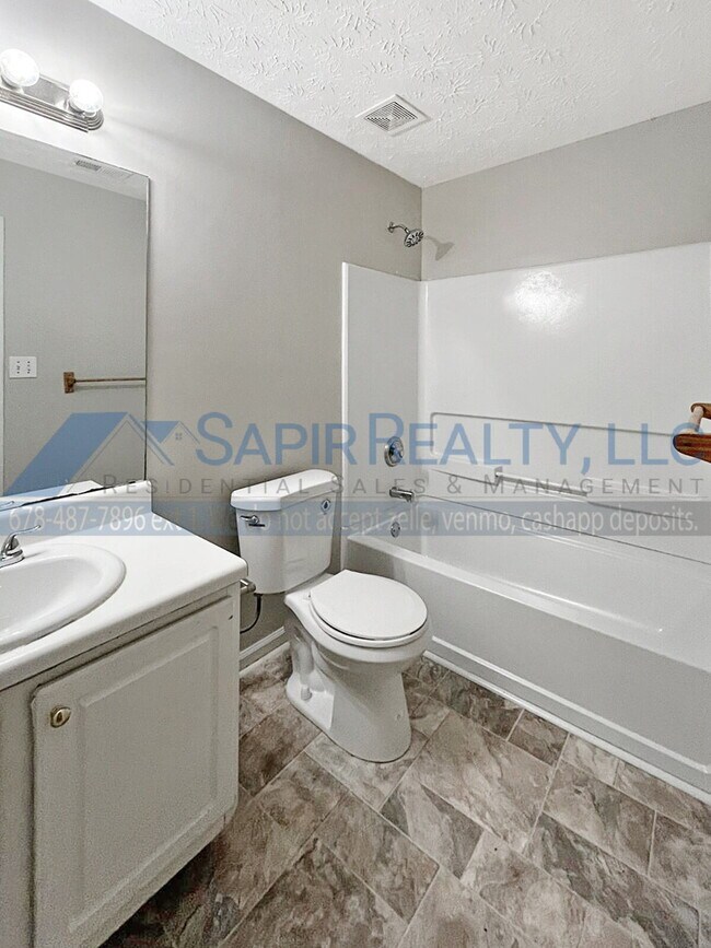 Building Photo - 712 Habersham Ct