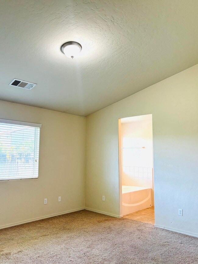 Building Photo - 1407 W Burgundy Ct