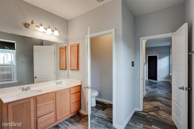 Building Photo - 230 Telluride Dr