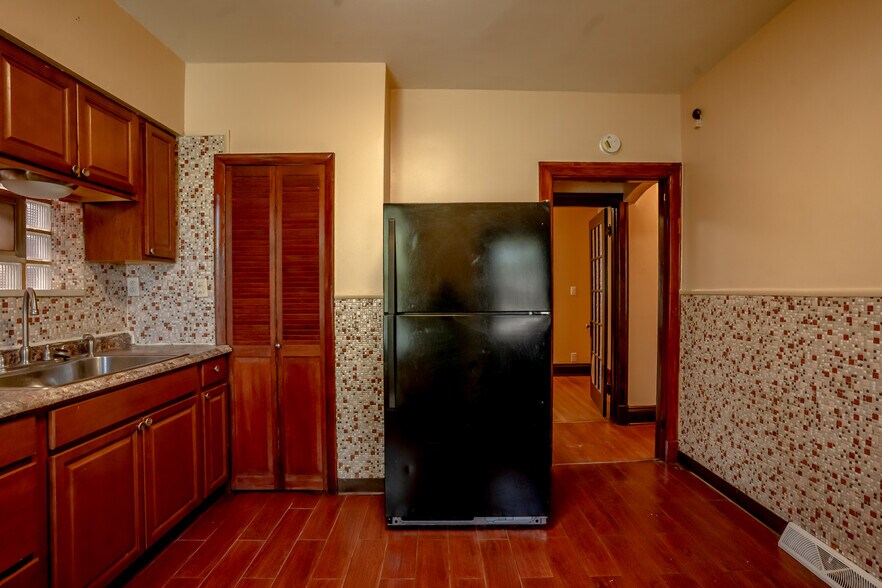 Building Photo - 3449 Klocke St