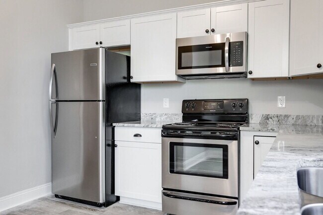 Building Photo - 3418 Carolina Ave